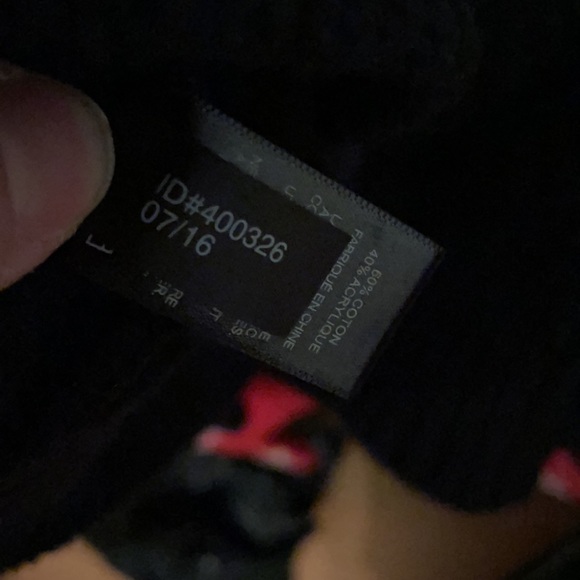 Men’s Express Black Knit Sweater Chevron Pattern Size Medium - Picture 7 of 8